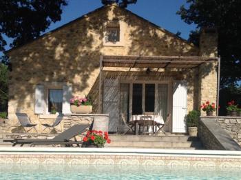 Maison de campagne classée *** avec piscine  en Luberon