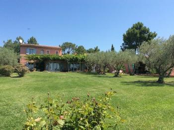 Villa mit Schwimmbad in der Nähe Roussillon im Luberon