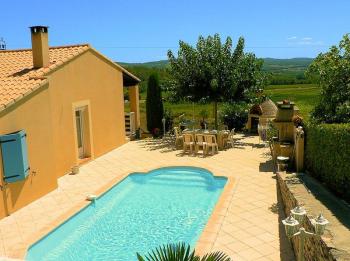 Villa mit Pool für Ihren Sommerurlaub